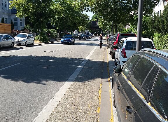 Zu schmaler Radfahrstreifen auf der Wagnerstraße